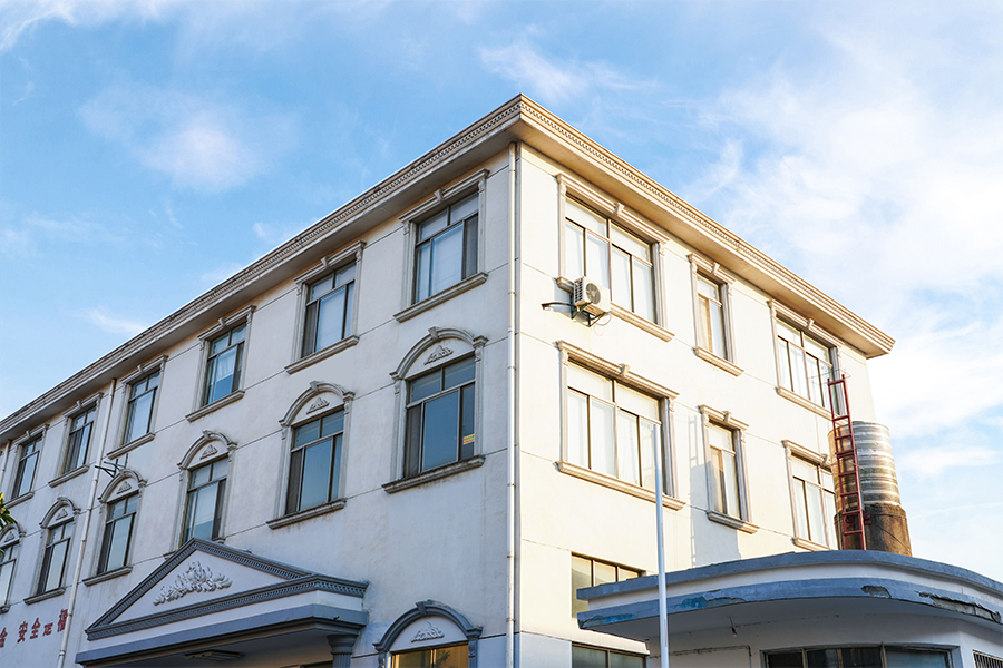 نمای بیرونی کارخانه